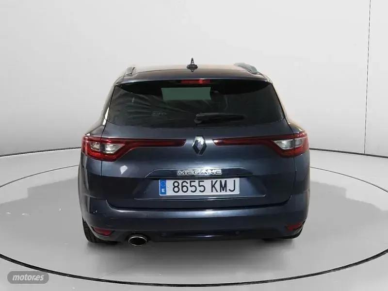 Usado Renault Mégane GrandTour Zen 132 CV (97 kW) 2018 Gris Familiar