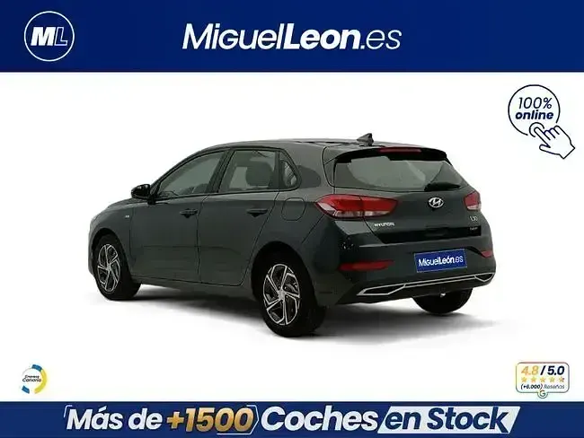 Usado Hyundai i30 120 CV (88 kW) 2024 Gris Berlina