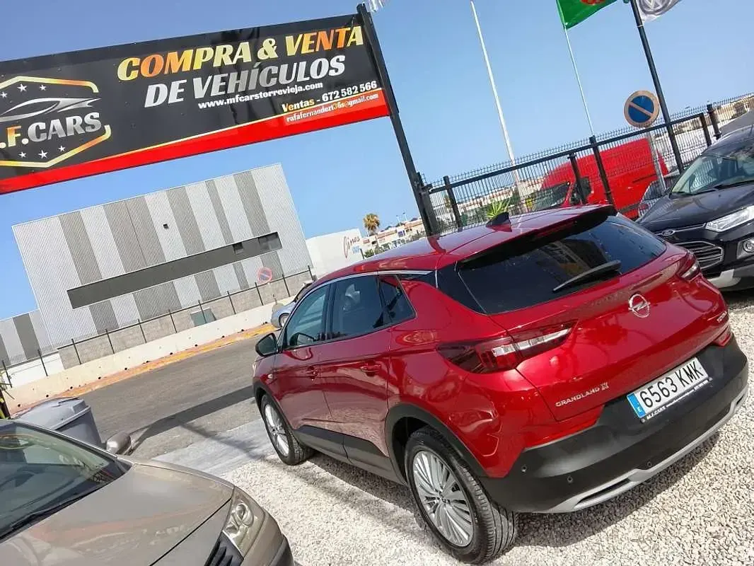 Usado Opel Grandland X Business 120 CV (88 kW) 2018 Rojo SUV