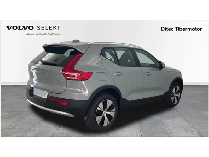 Nuevo Volvo XC40 Core 163 CV (119 kW) 2025 Gris / plata SUV