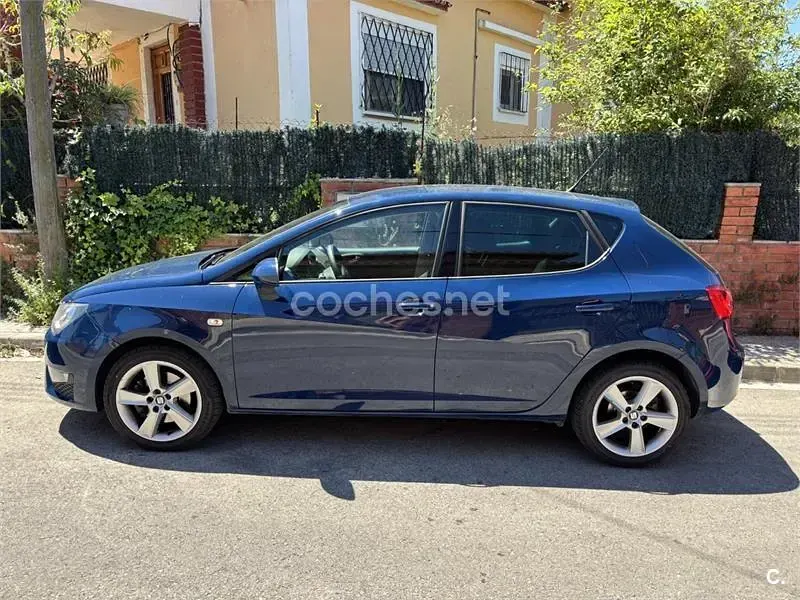 Usado Seat Ibiza FR 110 CV (80 kW) 2017 Azul Berlina