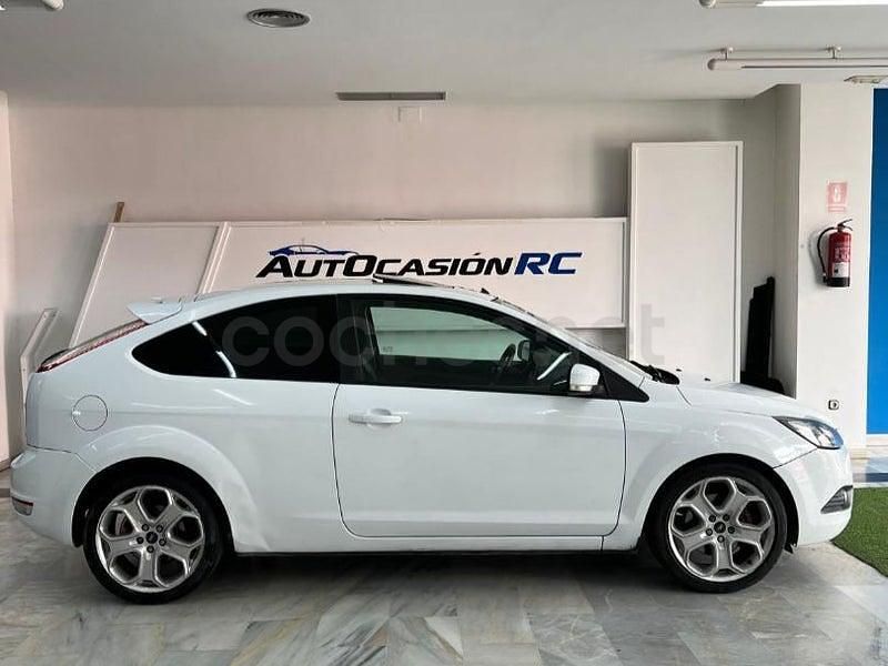 Usado Ford Focus Trend 115 CV (84 kW) 2008 Blanco Berlina