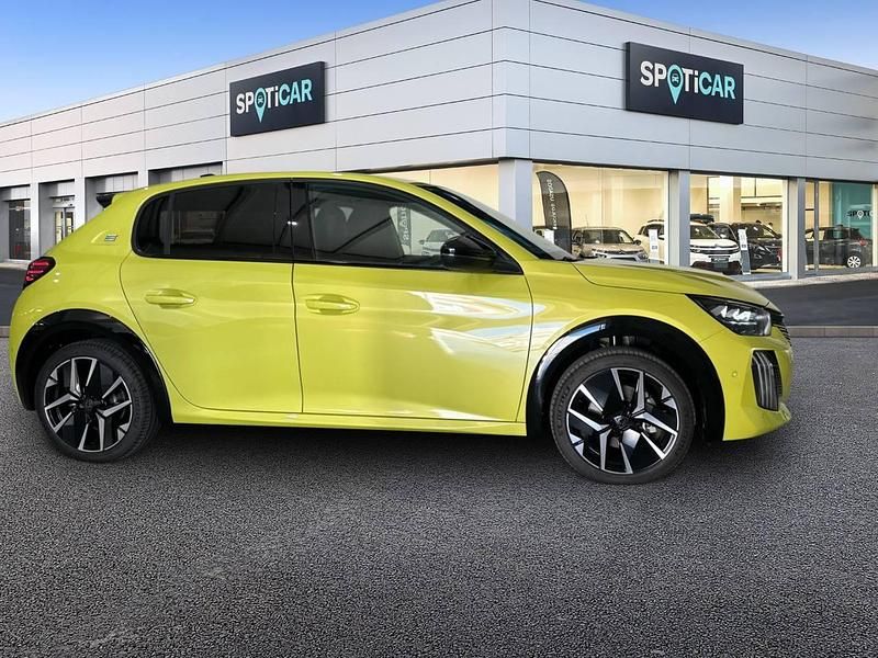 Usado Peugeot e-208 GT 114 kW (156 CV) 2024 Dorado Utilitario