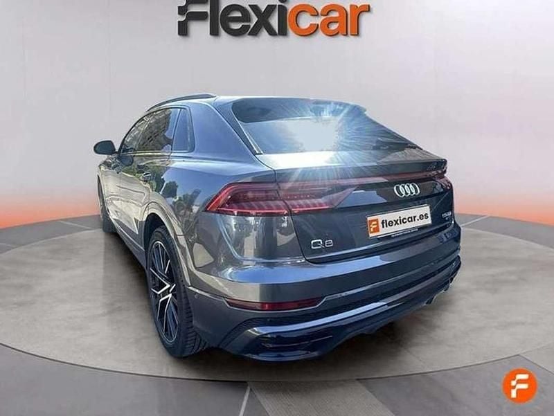 Usado Audi Q8 286 CV (210 kW) 2021 Gris SUV