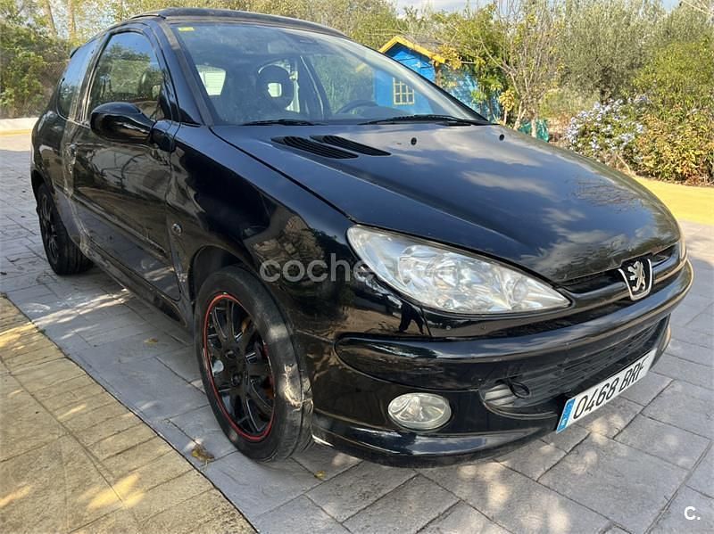 Negro Usado 2001 Peugeot 206 GTi Berlina | 2700 € (Super precio) - Imagen 1/4
