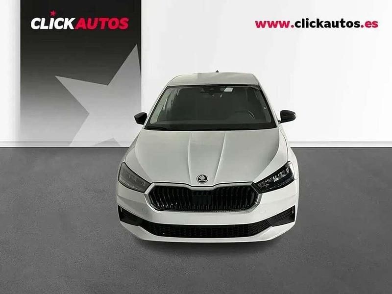 Usado Skoda Fabia Essence 80 CV (58 kW) 2025 Blanco Utilitario