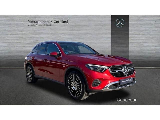 Usado Mercedes GLC200 204 CV (150 kW) 2023 Rojo jacinto SUV