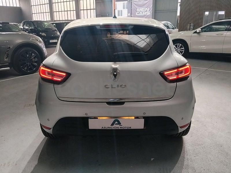 Usado Renault Clio IV LIMITED 90 CV (66 kW) 2018 Gris / plata Berlina
