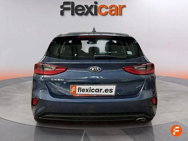 Usado Kia Ceed 100 CV (73 kW) 2020 Azul Utilitario