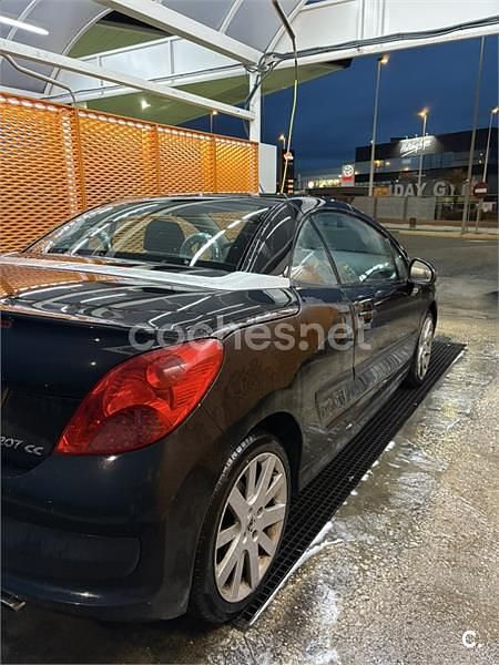 Usado Peugeot 207 CC 120 CV (88 kW) 2008 Negro Descapotable