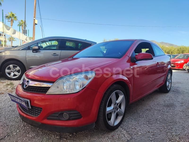 Rojo Usado 2007 Opel Astra GTC Cosmo Berlina | 3990 € (Buen precio) - Imagen 1/4