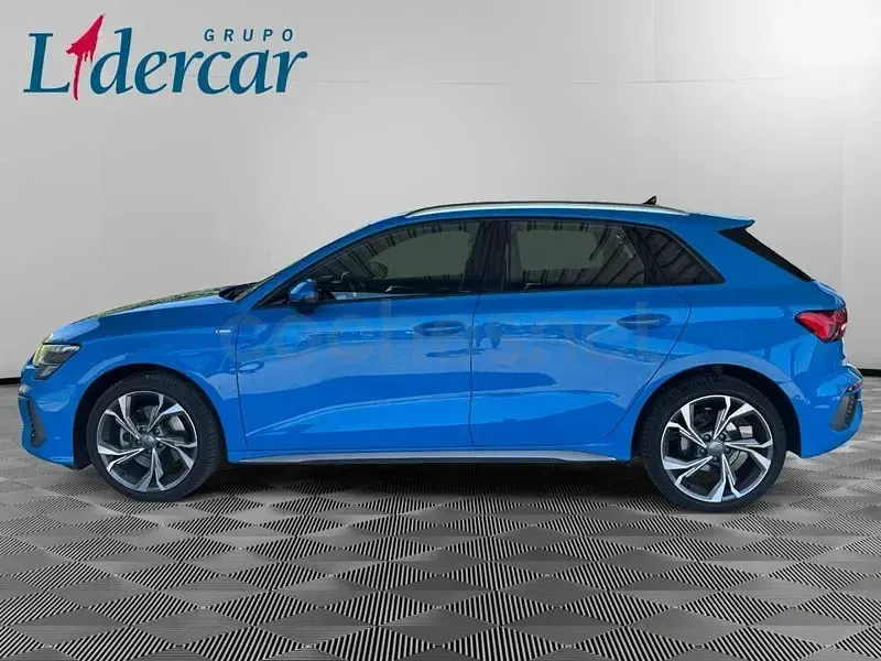 Usado Audi A3 S-Line 116 CV (85 kW) 2020 Azul Berlina