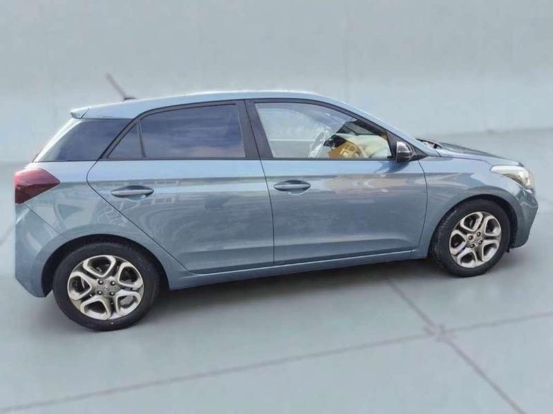 Usado Hyundai i20 99 CV (72 kW) 2020 Azul Utilitario
