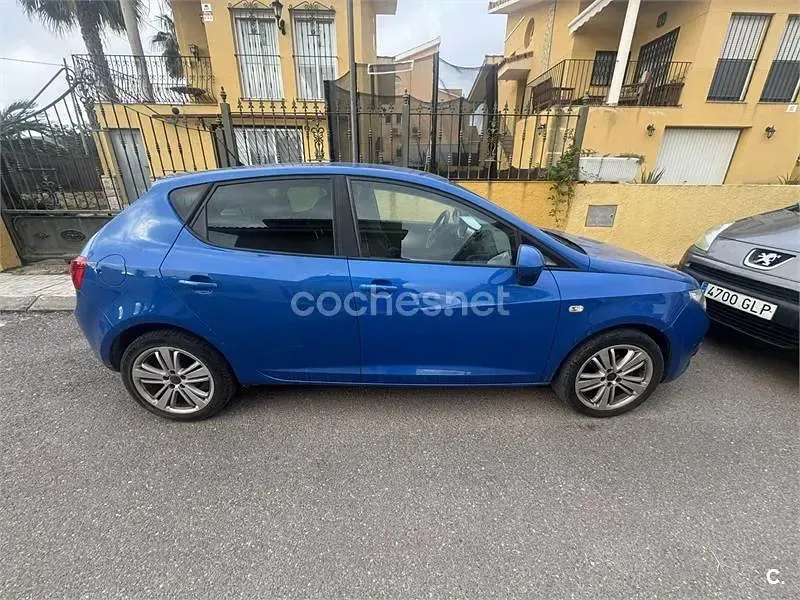 Usado Seat Ibiza 90 CV (66 kW) 2010 Azul Berlina