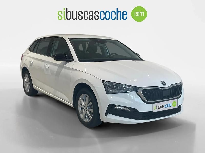 Blanco Usado 2021 Skoda Scala Ambition Utilitario | 15.000 € (Un poco caro) - Imagen 1/4