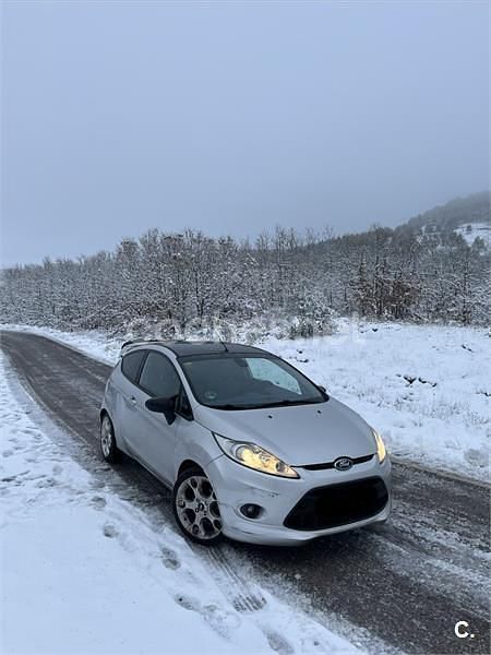 Usado Ford Fiesta Sport 120 CV (88 kW) 2010 Gris / plata Berlina