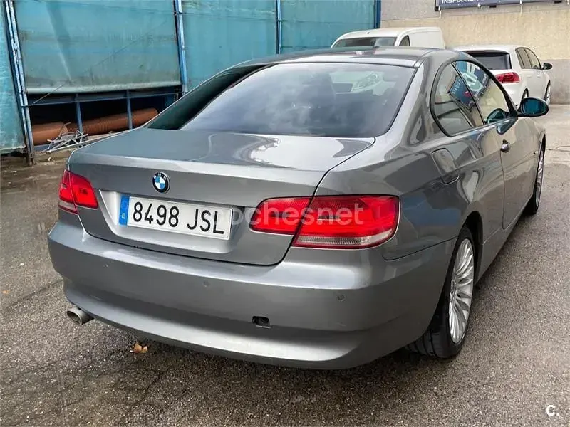 Usado BMW 320 177 CV (130 kW) 2007 Gris / plata Coupe