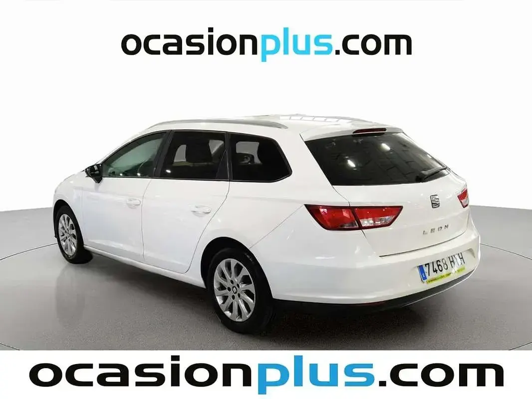 Usado Seat Leon ST Style 105 CV (77 kW) 2014 Blanco Familiar