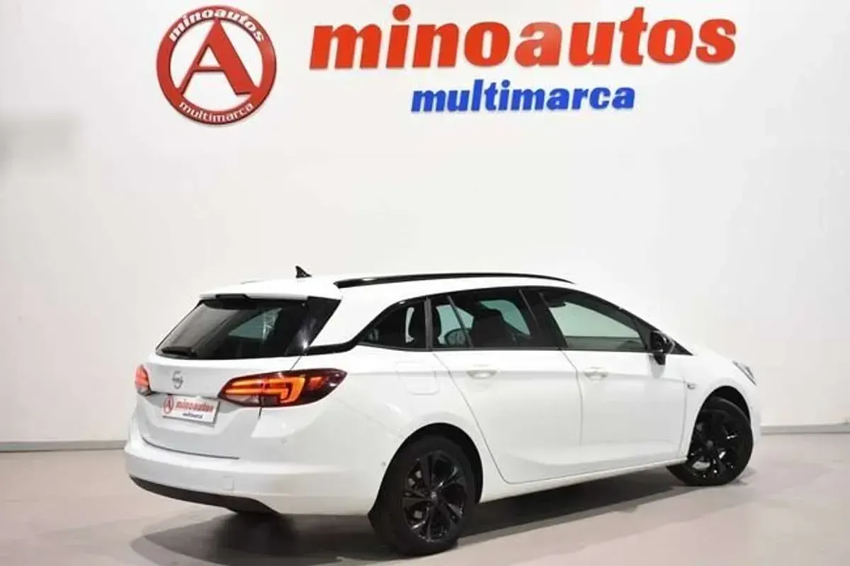Usado Opel Astra Ultimate 122 CV (89 kW) 2022 Blanco Utilitario