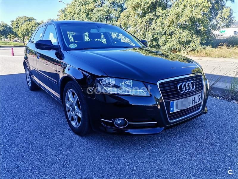 Negro Usado 2012 Audi A3 Attraction Berlina | 7600 € (Super precio) - Imagen 1/4