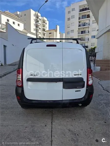 Usado Dacia Logan Ambiance 70 CV (51 kW) 2011 Blanco Familiar