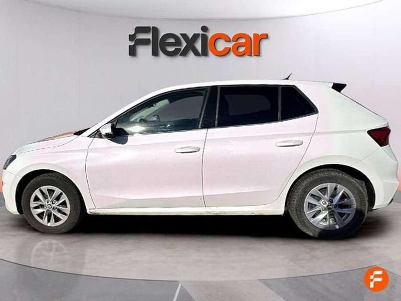 Usado Skoda Fabia Selection 95 CV (69 kW) 2024 Blanco Utilitario