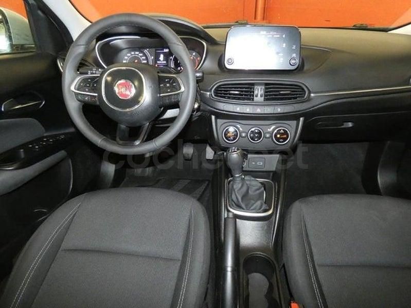 Usado Fiat Tipo Mirror 95 HP (69 kW) 2020 Preto Carrinha