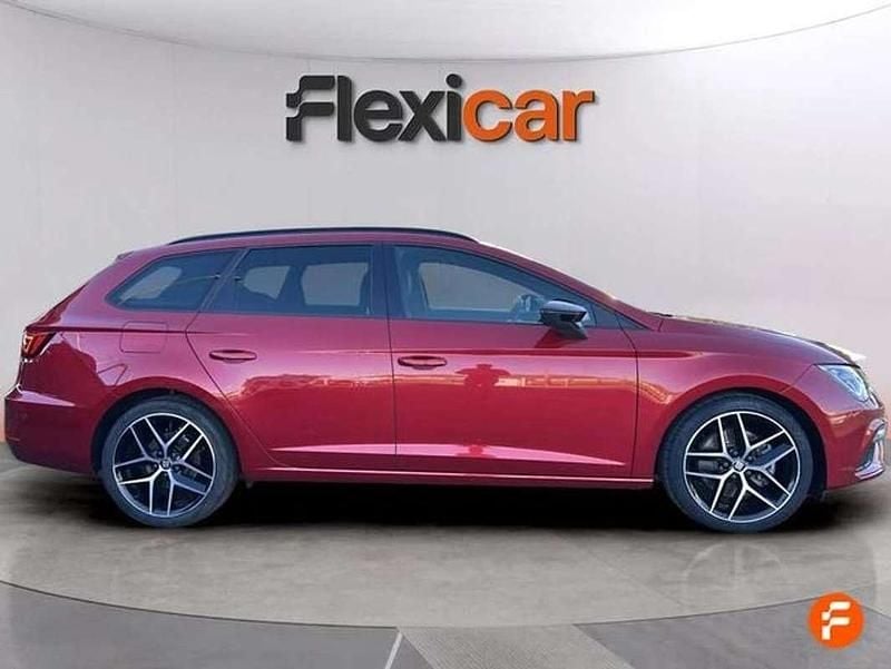 Usado Seat Leon FR 150 CV (110 kW) 2020 Rojo Utilitario