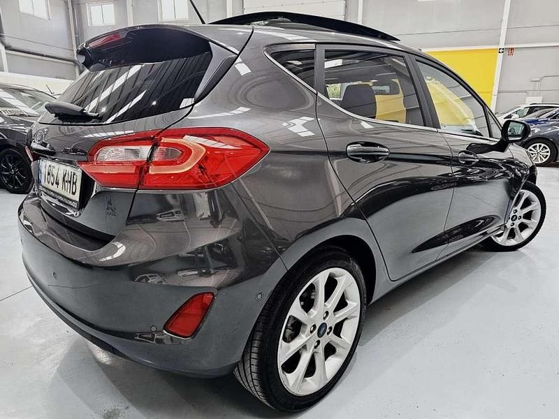 Usado Ford Fiesta Titanium 125 HP (91 kW) 2018 Cinzento Citadino