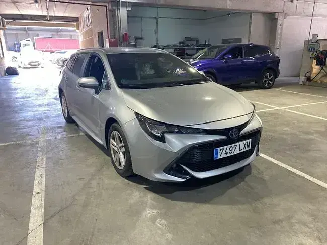 Usado Toyota Corolla Active 122 CV (89 kW) 2022 Gris Familiar