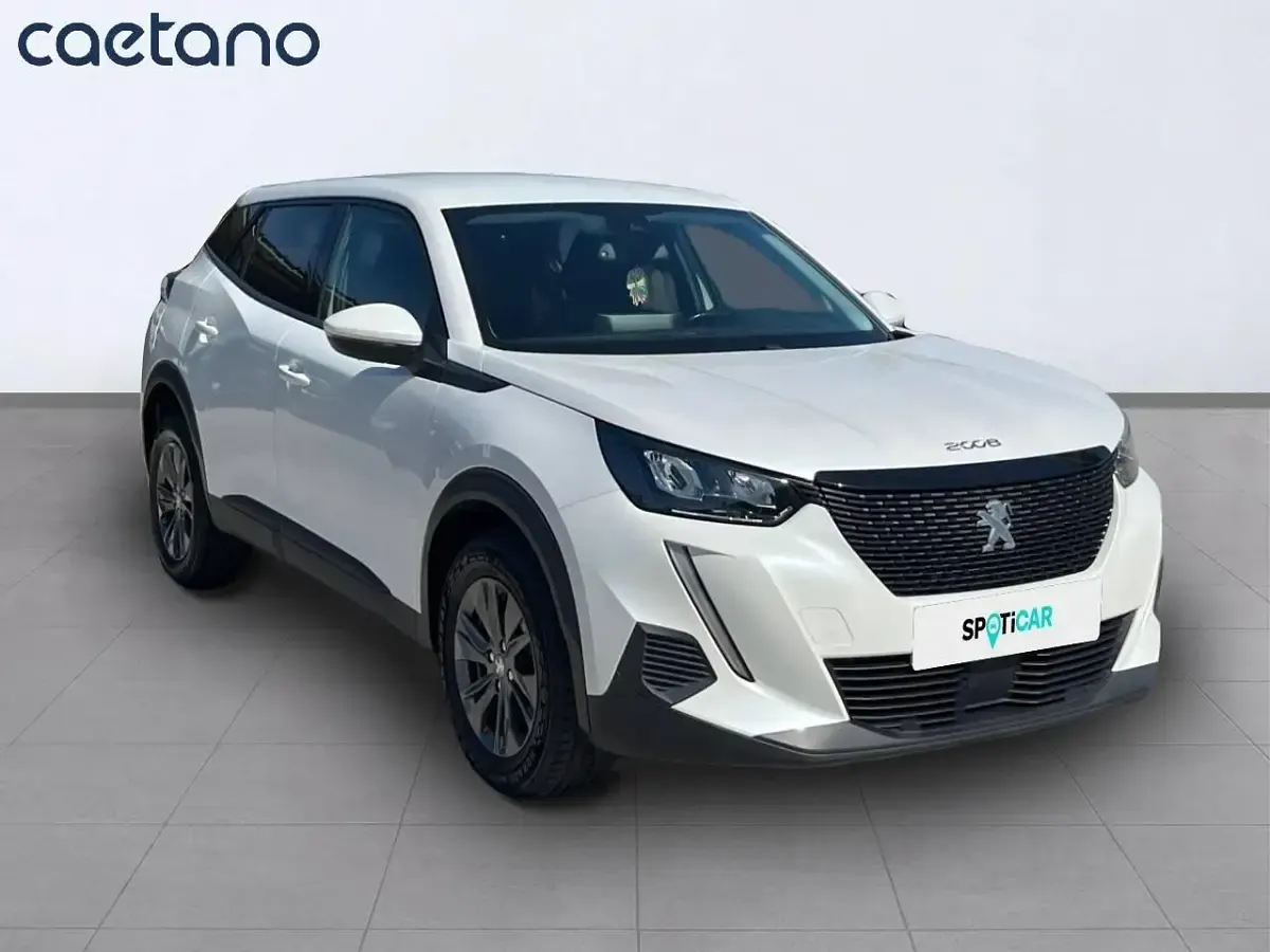 Usado Peugeot 2008 Active 110 CV (80 kW) 2021 Blanco SUV