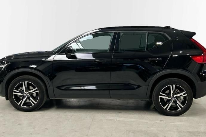 Usado Volvo XC40 Plus 163 CV (119 kW) 2024 Negro SUV