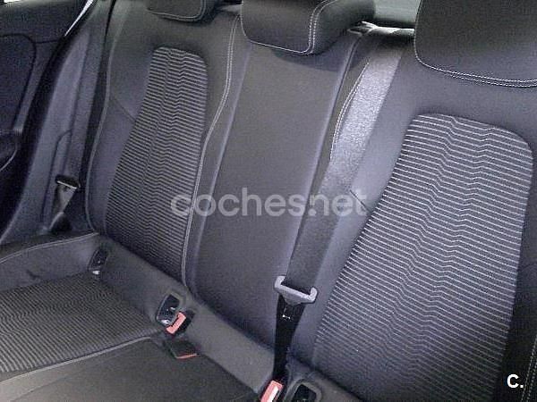 Usado Mercedes A180 116 CV (85 kW) 2021 Blanco Berlina