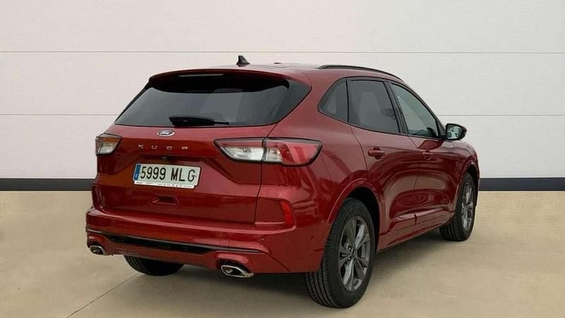 Usado Ford Kuga ST-Line 120 CV (88 kW) 2023 Rojo SUV