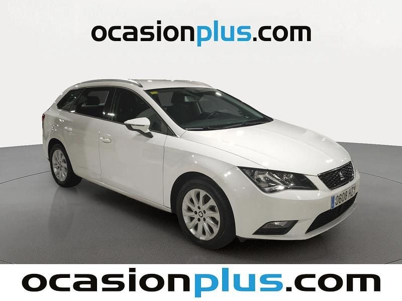 Usado Seat Leon ST Style 150 CV (110 kW) 2014 Blanco Familiar