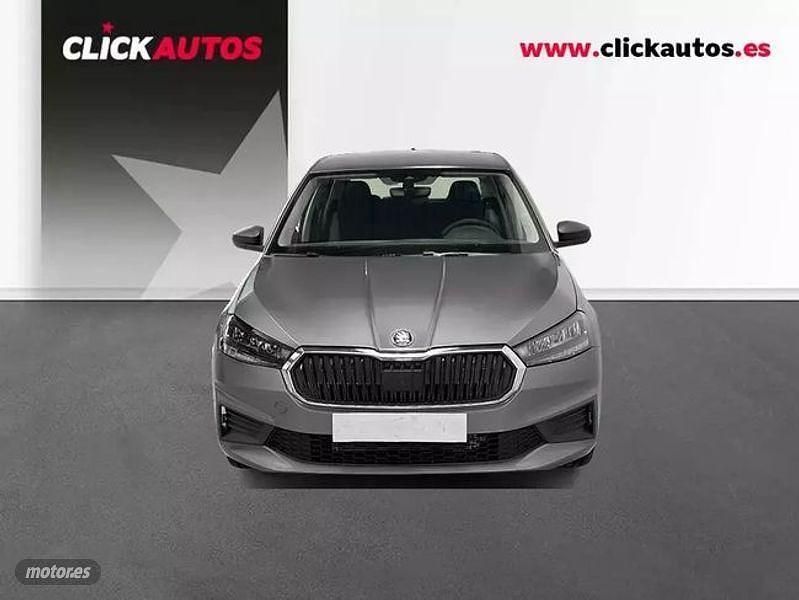 Usado Skoda Fabia Essence 95 CV (69 kW) 2025 Gris Utilitario