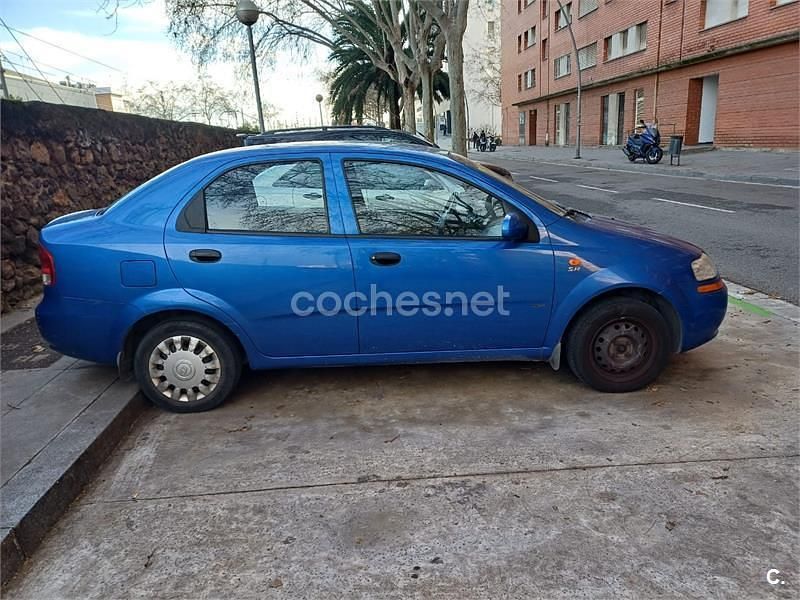Usado Chevrolet Kalos 94 CV (69 kW) 2004 Azul Berlina