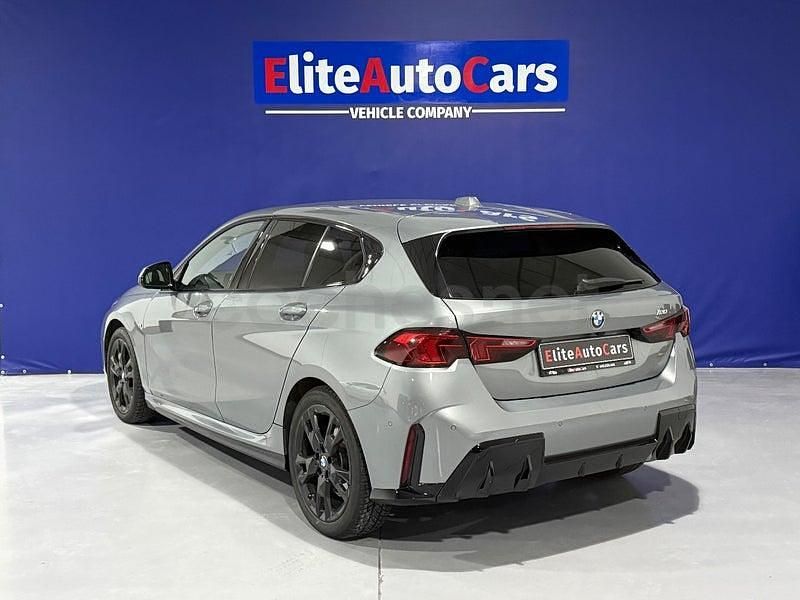 Usado BMW 120 Comfort Edition 170 CV (125 kW) 2025 Gris / plata Utilitario