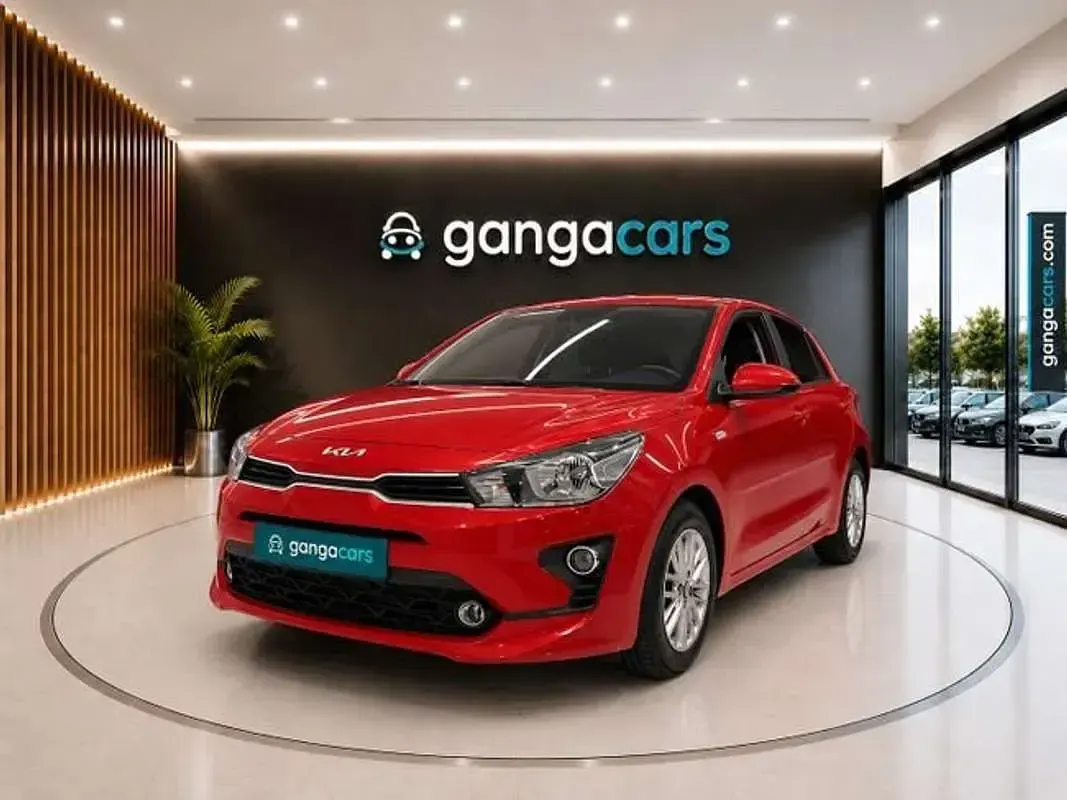 Usado Kia Rio 101 CV (74 kW) 2023 Rojo Berlina