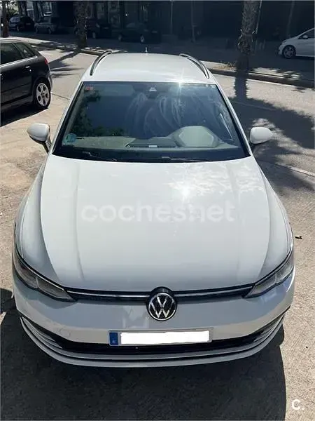 Usado VW Golf VIII Life 110 CV (80 kW) 2021 Blanco Familiar
