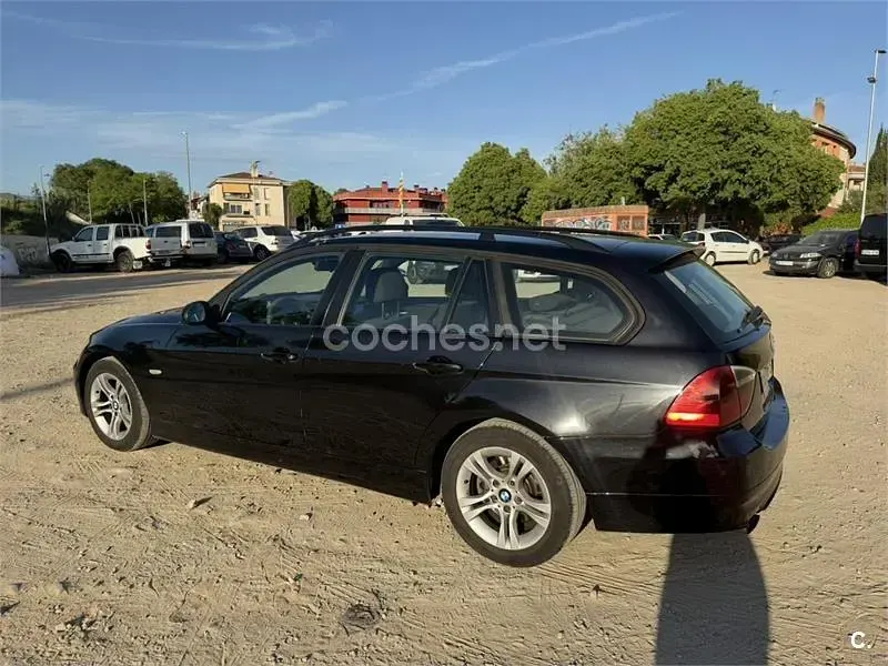 Usado BMW 320 163 CV (119 kW) 2008 Negro Familiar