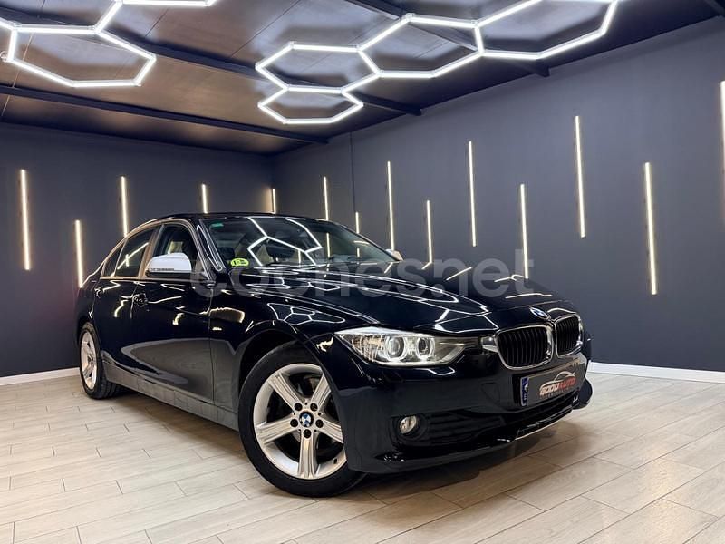 Usado BMW 318 Sport Line 143 CV (105 kW) 2013 Blanco Berlina
