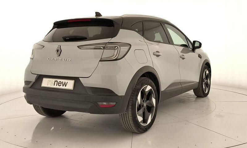 Usado Renault Captur Techno 100 CV (73 kW) 2025 Gris SUV