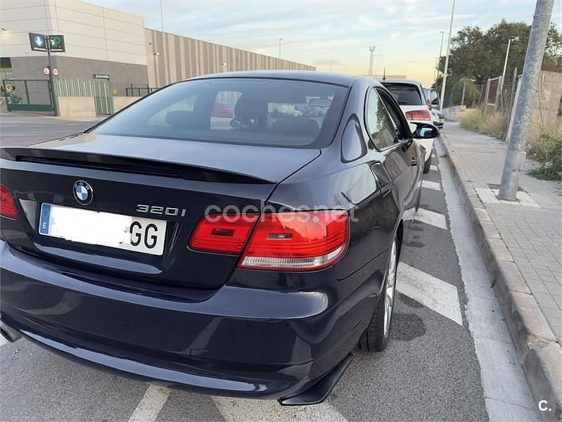 Usado BMW 320 170 CV (125 kW) 2008 Azul Coupe