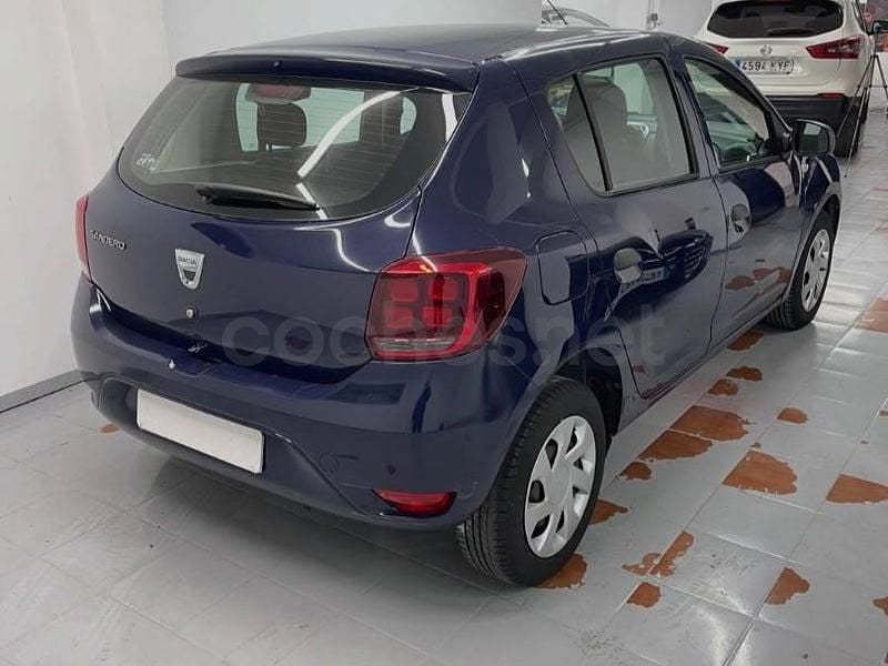 Usado Dacia Sandero Ambiance 75 CV (55 kW) 2017 Azul Berlina