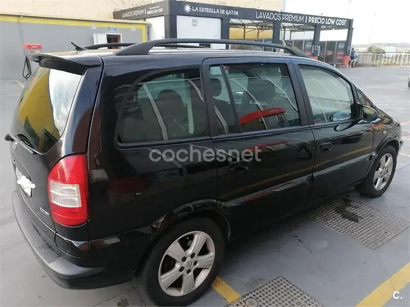 Usado Opel Zafira Elegance 100 CV (73 kW) 2005 Negro Monovolumen