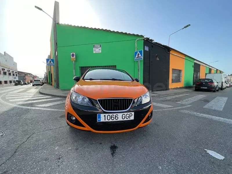 Usado Seat Ibiza Sport 105 CV (77 kW) 2009 Naranja Berlina
