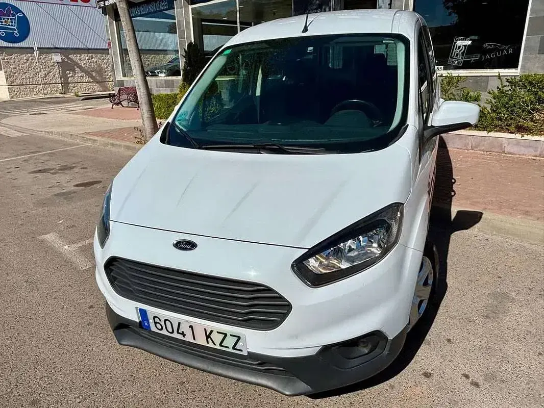 Usado Ford Transit Trend 75 CV (55 kW) 2019 Blanco Van
