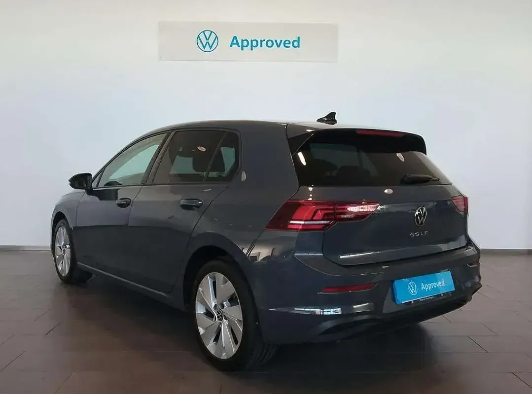 Usado VW Golf VIII 116 CV (85 kW) 2025 Gris Utilitario