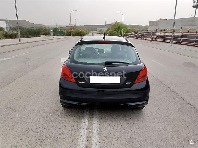 Usado Peugeot 207 90 CV (66 kW) 2007 Negro Berlina